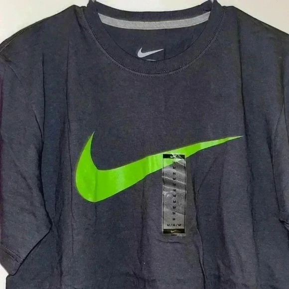 🆕 Nike Gray Men’s Shirt Size Medium - Picture 1 of 6